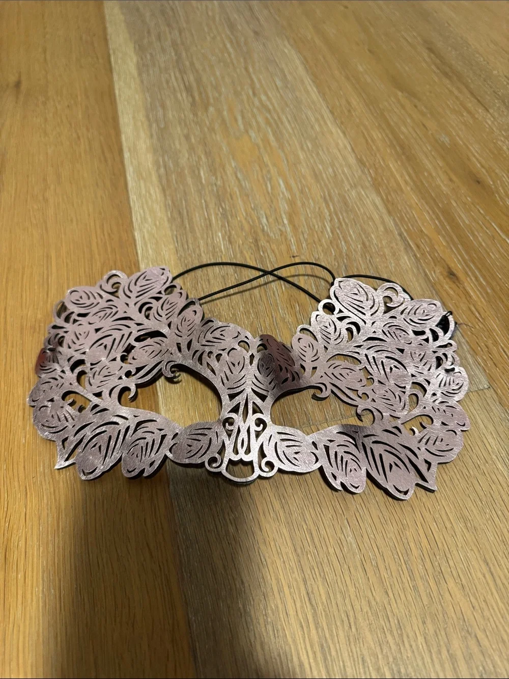 BCBGMaxAzria Laser-Cut Floral Masquerade Mask - Light Pink